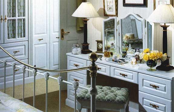 Bedroom , Chantilly dresser unit